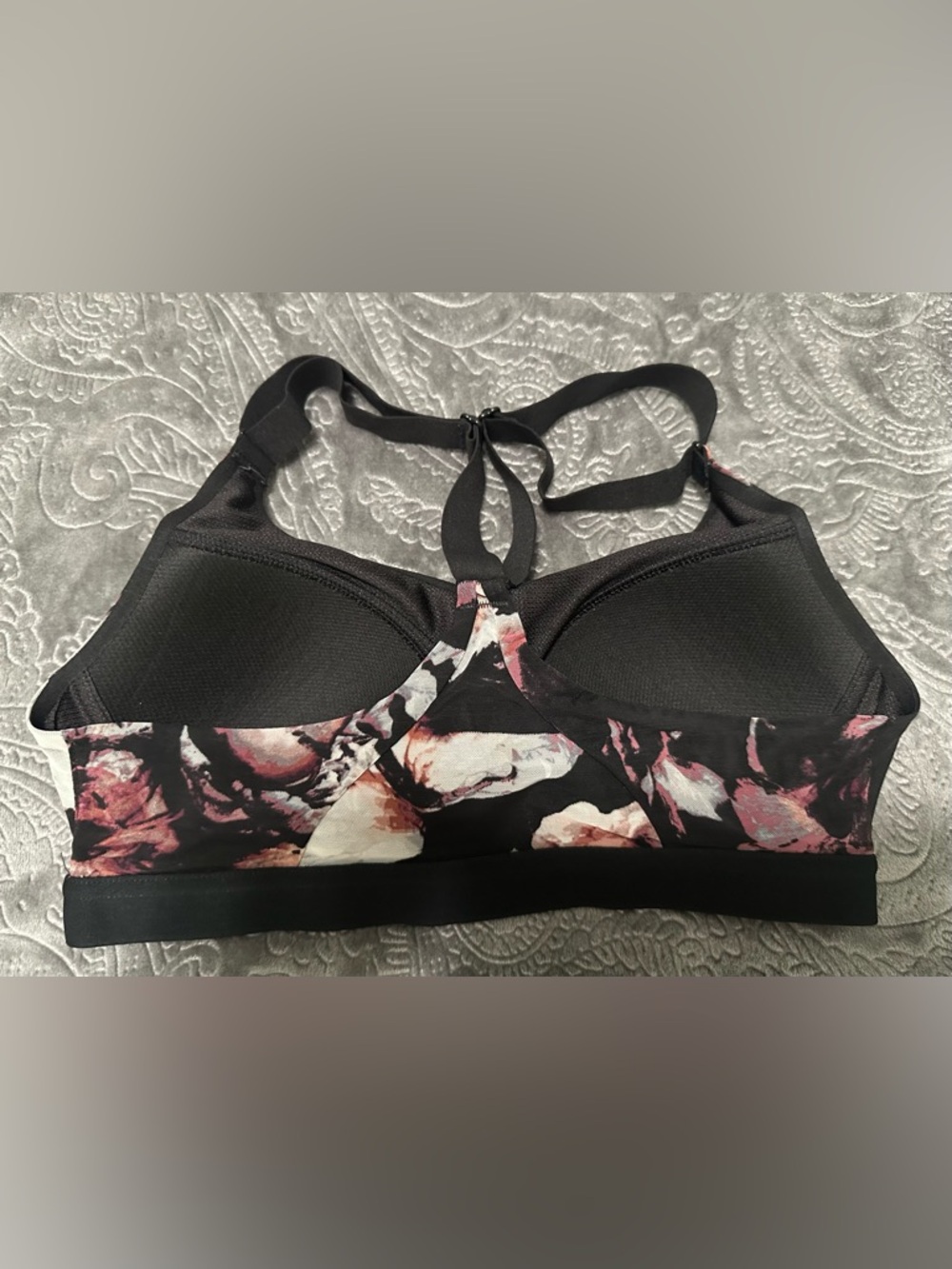Victoria’s Secret Lightweight Mesh Sport Bra Size 32B Black Floral VSX - Picture 2 of 2
